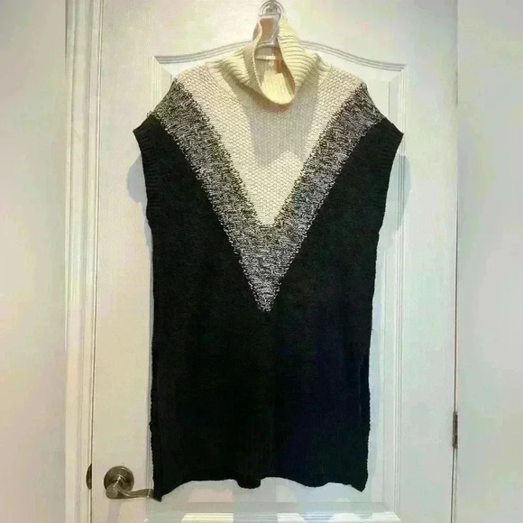 Black Tape_ Sweaters - Beautifull Knit from Black Tape  Size Large